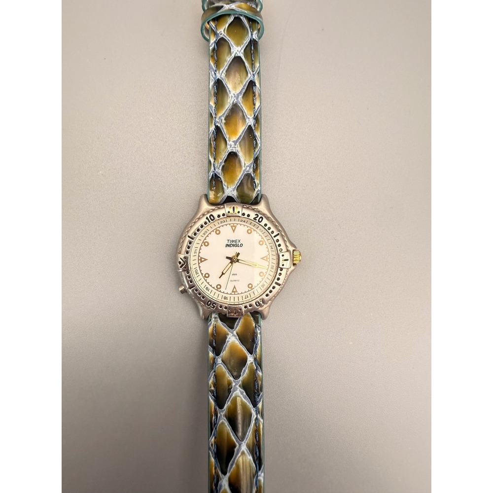 Vintage Timex Indiglo Women's Diver Style Quartz Watch New Leather Band